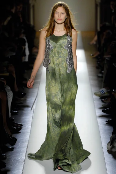 Look 16
